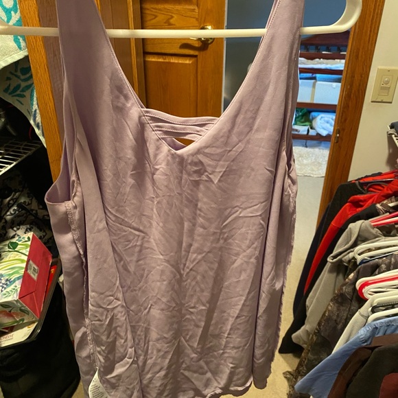 Brand name tops - Picture 7 of 8